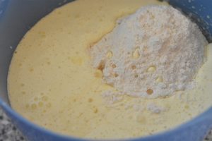 Makronmuffins med brombær - makronkager