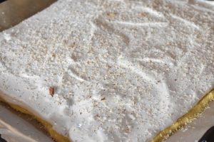 Guldkage i bradepande - guldlagkage opskrift
