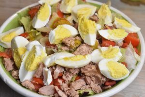 DSC_0322 • nogetiovnen.dk Salat nicoise med tun, æg og dressing - nem