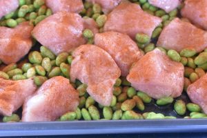Kylling med edamame bønner i ovn - nem ret