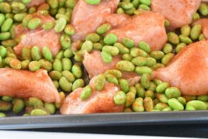 Kylling med edamame bønner i ovn - nem ret