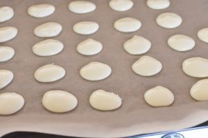 Æggeblomme marengs - gule klap småkager