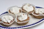 Gulerodsmuffins med ostecreme - svampede