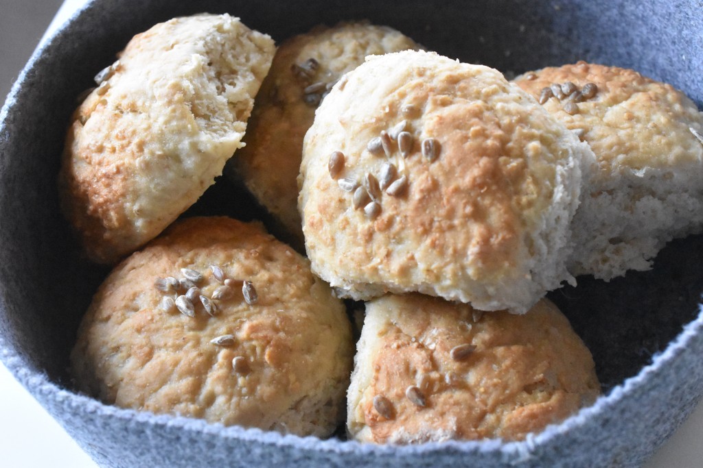 Yoghurtboller med havregryn opskrift på boller