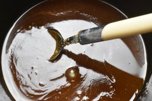 Sirupskage med smørcreme og appelsin