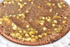 Sirupskage med smørcreme og appelsin