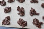 Cornflakestoppe med mørk chokolade - nem konfekt