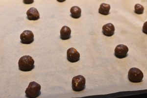 Chokolade cookies med marcipan & Amaretto