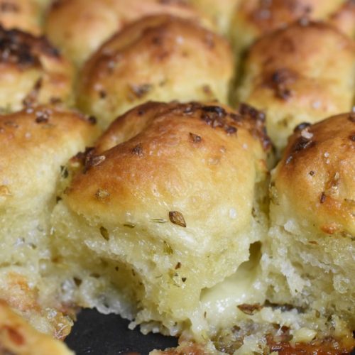 Hjemmelavet hvidløgsbrød med ost – brydebrød