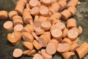 Svensk pølseret med pasta & porrer - one pot