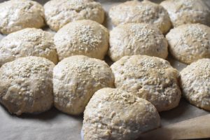 Boller med hvidøl - sprøde brød med nisseøl 