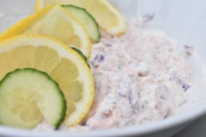 DSC_1537 • nogetiovnen.dk Laksesalat med varmrøget laks - nem opskrift