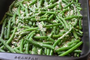 Bønnefritter med sesam - grønne bønner i ovn