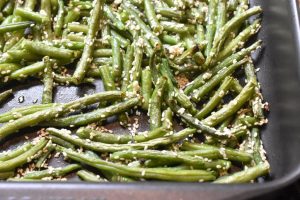 Bønnefritter med sesam - grønne bønner i ovn
