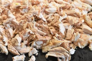 Pastasalat med kylling bacon & karry dressing