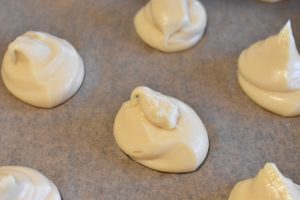 Vandbakkelser med creme