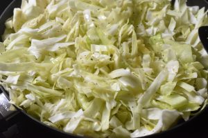 Stegt spidskål med æbler - nem sund opskrift 