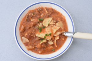 Lasagnesuppe - nem suppe med lasagne smag