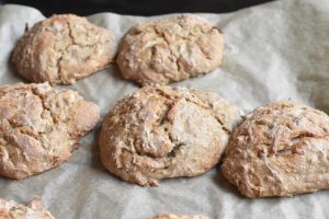 Koldhævede æbleboller - grove. Nem opskrift