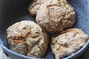 Koldhævede æbleboller - grove. Nem opskrift