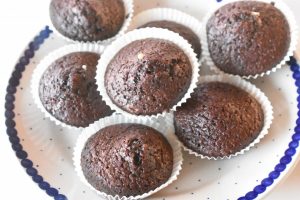 Chokolademuffins med kakaomælk - uden æg - billede uden glasur