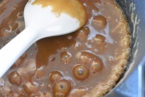Karameltærte med kondenseret mælk & valnødder
