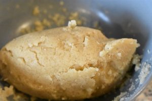 Mandelkage med karamel - nem lækker kage