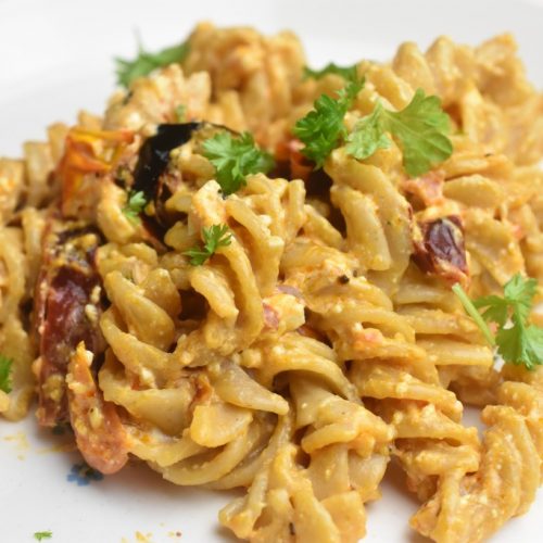 Pasta med bagt feta og tomat - tiktok pasta
