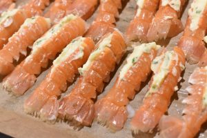 Jomfruhummerhaler i ovn med hvidløgssmør 