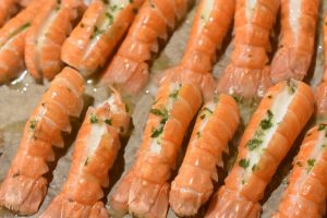 Jomfruhummerhaler i ovn med hvidløgssmør 