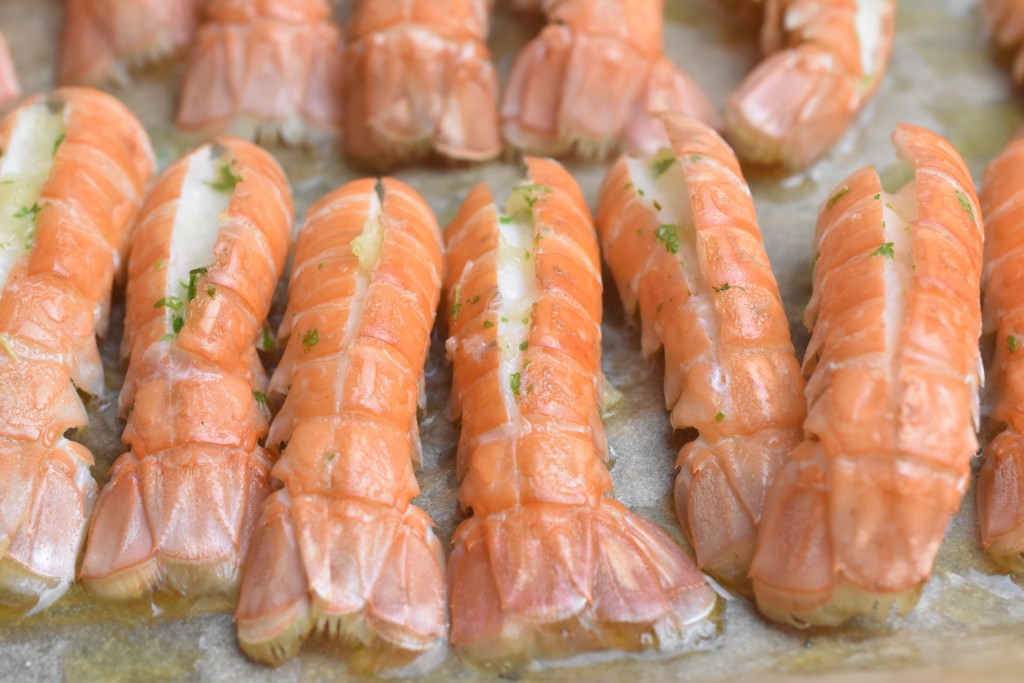 Jomfruhummerhaler i ovn med hvidløgssmør