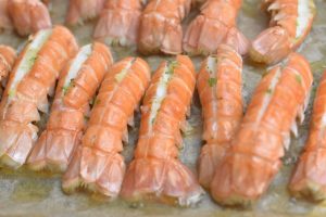 Jomfruhummerhaler i ovn med hvidløgssmør 