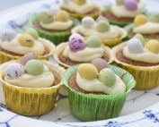 Påskemuffins med gulerod - nem påskekage
