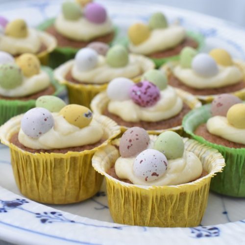 Påskemuffins med gulerod - nem påskekage