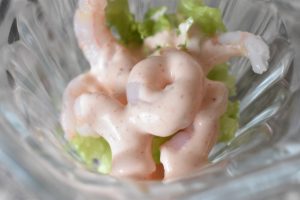 Rejecocktail med dressing - nem klassisk forret