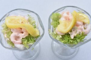 Rejecocktail med dressing - nem klassisk forret