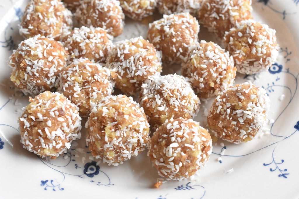 Citronkugler med smørcreme af kagerester