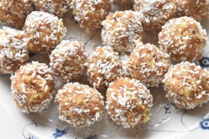 Citronkugler med smørcreme af kagerester