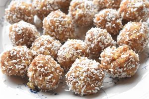 Citronkugler med smørcreme af kagerester