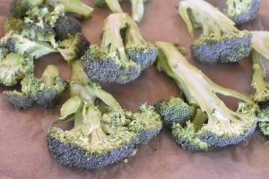 DSC_0928 • nogetiovnen.dk Broccoli i ovn med parmesan - bagt broccoli