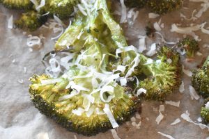 DSC_0948 • nogetiovnen.dk Broccoli i ovn med parmesan - bagt broccoli