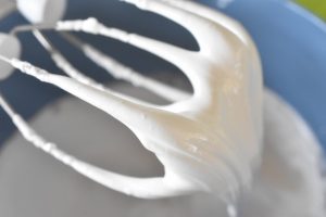 Æblekage med kokosmarengs - god opskrift