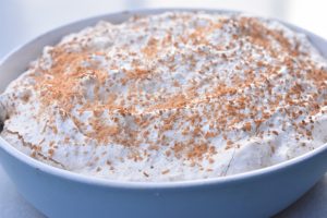 Æblekage med kokosmarengs - god opskrift