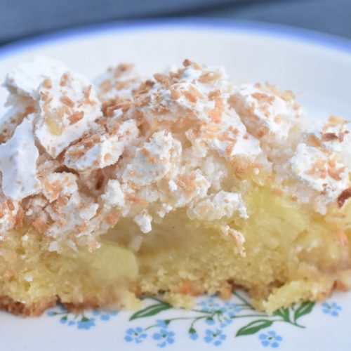 Æblekage med kokosmarengs - god opskrift