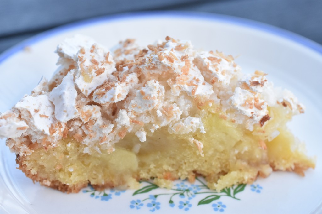 Æblekage med kokosmarengs - god opskrift