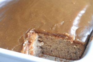 Kanelkage med karamelglasur - nem god kage