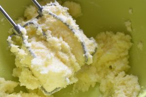 Rabarberkage med kokosmarengs - opskrift