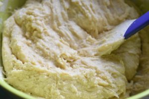 Rabarberkage med kokosmarengs - opskrift