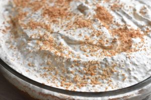 Rabarberkage med kokosmarengs - opskrift