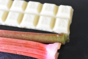 Specier med rabarber, mandler og chokolade 